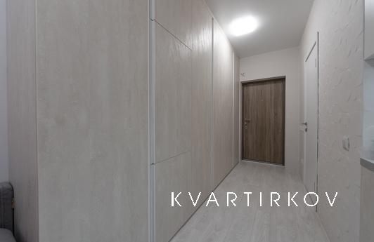 Quiet studio with panoramic views., Kyiv - apartment by the day