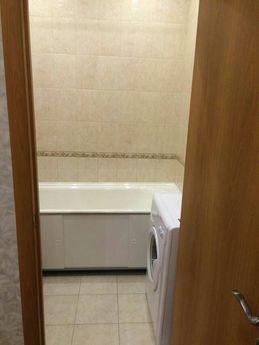 квартира возле тц Ашан,Кристалл, Тюмень - квартира посуточно