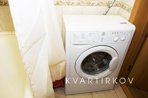 квартира возле тц Ашан,Кристалл, Тюмень - квартира посуточно