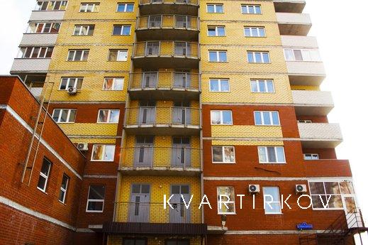 квартира возле тц Ашан,Кристалл, Тюмень - квартира посуточно