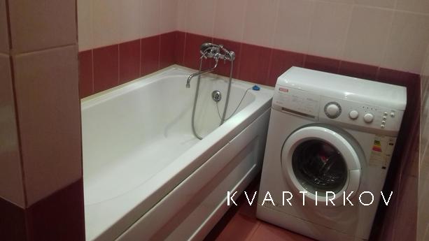 Самый центр города,не далеко от набережной , в 10 мин жд вок