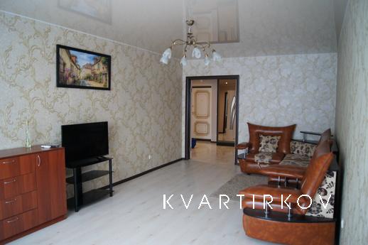 1 комнатная у Нефтегаза посуточно, Тюмень - квартира посуточно