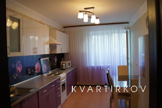 2-комнатная квартира у Нефтегаза, Тюмень - квартира посуточно