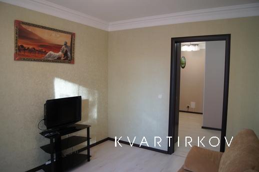 2-комнатная квартира у Нефтегаза, Тюмень - квартира посуточно