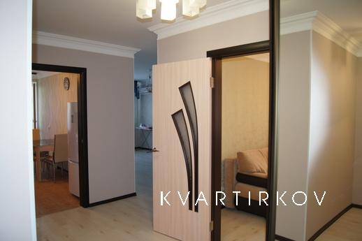 2-комнатная квартира у Нефтегаза, Тюмень - квартира посуточно