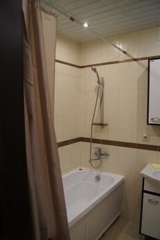 2-комнатная квартира у Нефтегаза, Тюмень - квартира посуточно