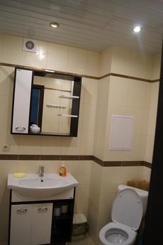 2-комнатная квартира у Нефтегаза, Тюмень - квартира посуточно