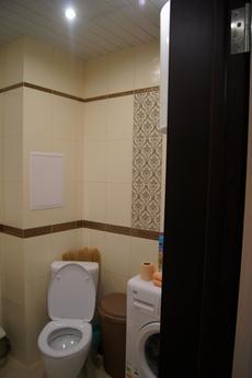 2-комнатная квартира у Нефтегаза, Тюмень - квартира посуточно