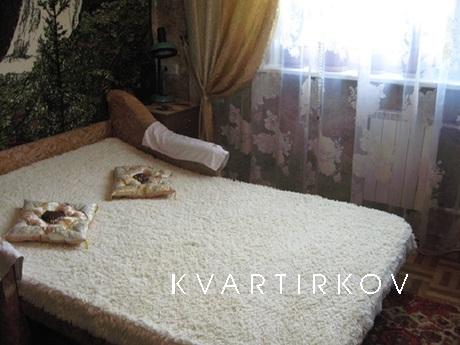 10мин. автобусом от метро.
Комната 11 метров, в 3-х комнатно