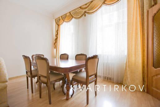 4 bedroom apartment, Санкт-Петербург - квартира подобово