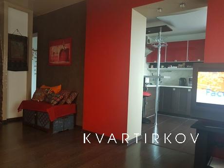 Apartment with designer renovation, Іжевськ - квартира подобово