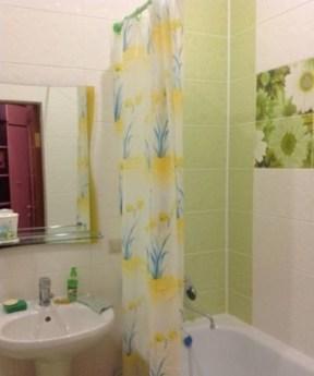 Сдаётся уютная квартира рядом с метро, Москва - квартира посуточно