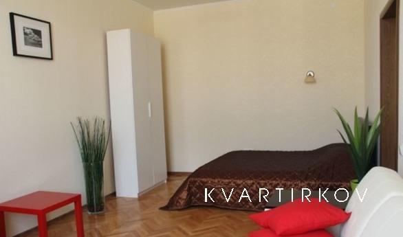 Сдаётся уютная квартира рядом с метро, с хорошим евроремонто