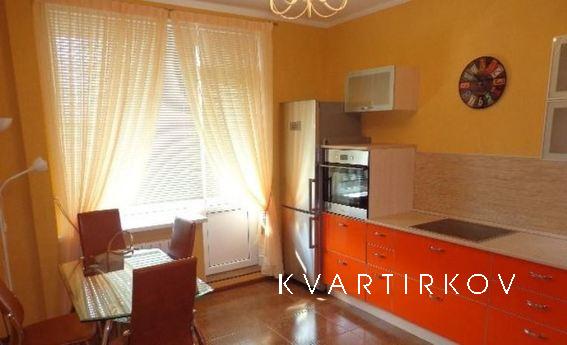 Сдаётся уютная квартира рядом с метро, с хорошим евроремонто