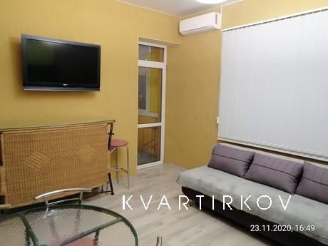 own apartment 65m2,1 line from the sea,, Chernomorsk (Illichivsk) - apartment by the day