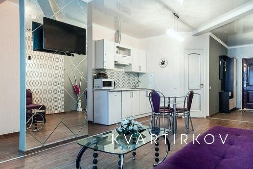 Stylish 2 bedroom apartment, Mykolaiv - apartment by the day