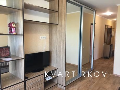 Rent three-bedroom apartment for rent in Chernomorsk (Illich