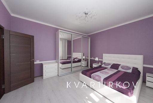 For rent luxury apartment in the city center in a new buildi