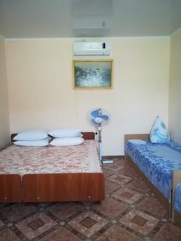 Rooms in the private sector inexpensive, Berdiansk - apartment by the day