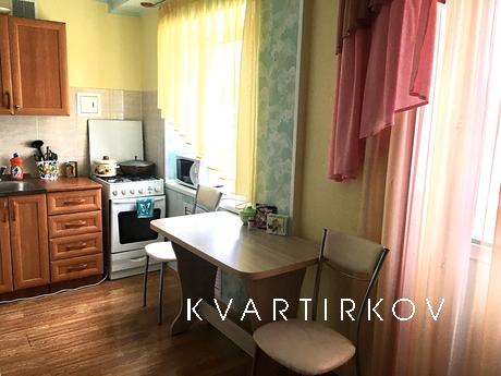 Студия рядом с Дворцом спорта, Сатка - квартира посуточно