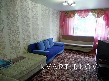 Двухкомнатная квартира в центре, Сатка - квартира посуточно