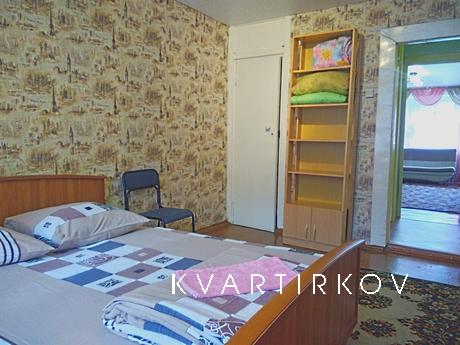 Двухкомнатная квартира в центре, Сатка - квартира посуточно