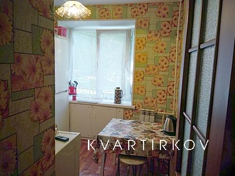 Двухкомнатная квартира в центре, Сатка - квартира посуточно