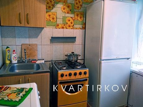 Двухкомнатная квартира в центре, Сатка - квартира посуточно