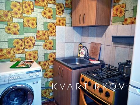 Двухкомнатная квартира в центре, Сатка - квартира посуточно