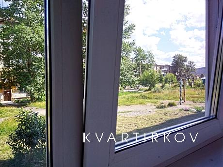 Двухкомнатная квартира в центре, Сатка - квартира посуточно