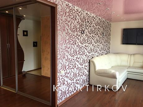 Двухкомнатная студия в центре, Сатка - квартира посуточно