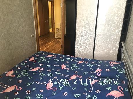 Двушка возле Д/К к-та 'Магнезит', Сатка - квартира посуточно