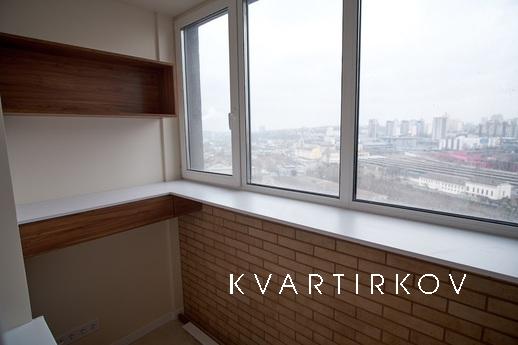 Species 2-room Deluxe new building, circ, Kyiv - apartment by the day
