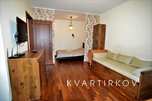 Евро-студия посуточно в 50 метрах от метро Алексеевская. Пол