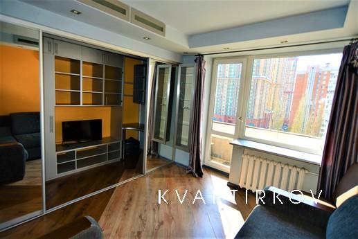 Loft style near the subway! Is free!, Moscow - apartment by the day