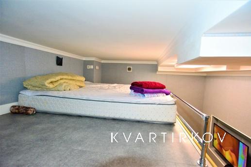 Уютная двухуровневая квартира возле метро Владыкино в Апарт-