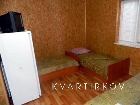 Deluxe and Economy rooms near the sea, Berdiansk - apartment by the day