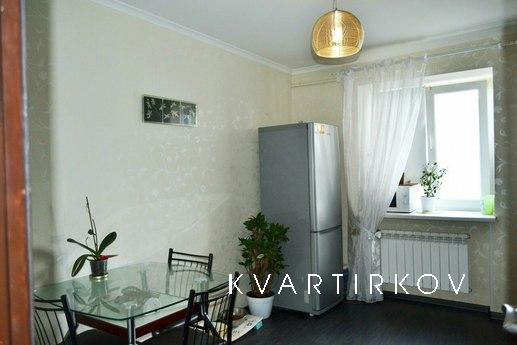 Квартира на Парковій від господаря, Чорноморськ (Іллічівськ) - квартира подобово