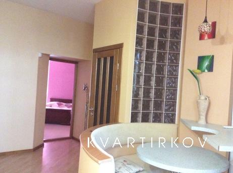 Vip class apartment in the center, Kherson - apartment by the day