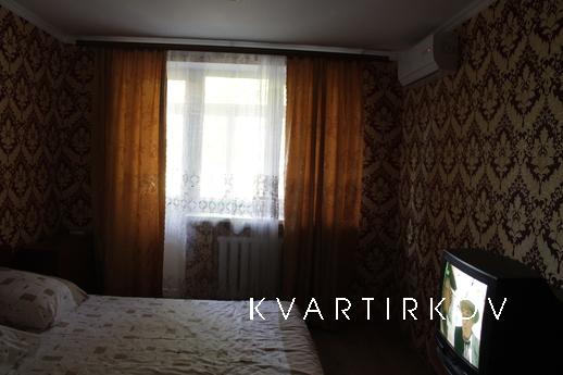 APARTMENT IN 2 MINUTES FROM THE SEA, Chernomorsk (Illichivsk) - apartment by the day