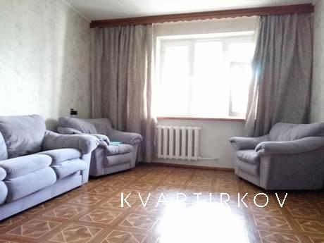 3 rooms apartment by the day in Ilyichev, Chernomorsk (Illichivsk) - apartment by the day