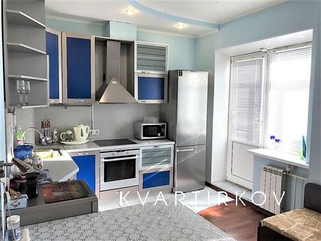 Отличная квартира с евроремонтом, Сургут - квартира посуточно