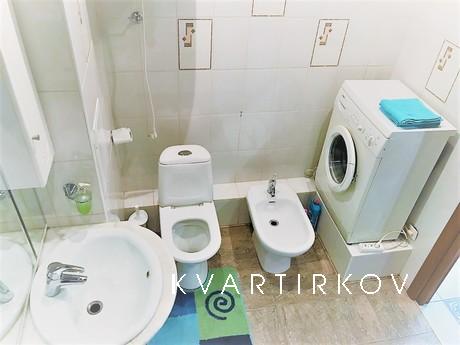 Отличная квартира с евроремонтом, Сургут - квартира посуточно