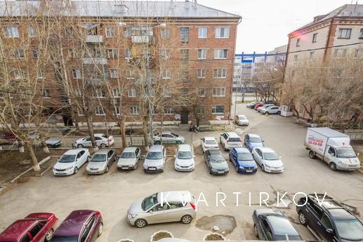 Посуточно 50 лет октября 51, Тюмень - квартира посуточно