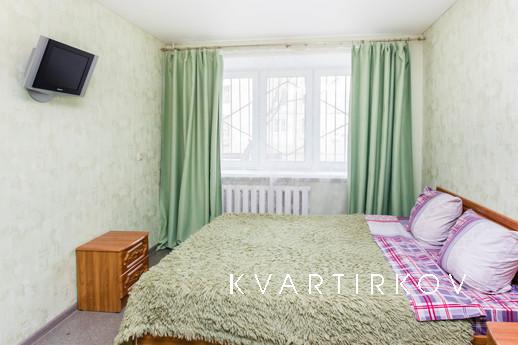 Уютная квартира напротив Нефтегаза ТюмГНГУ! идеально на врем