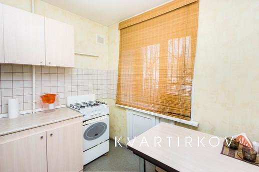 Посуточно 50 лет октября 51, Тюмень - квартира посуточно