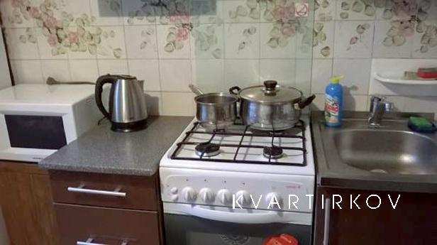 Красивая чистая однокомнатная квартира сдается посуточно.
В 