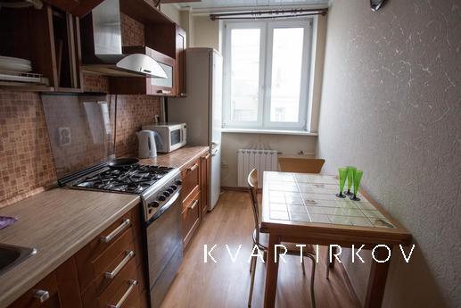 Cozy 2 bedroom apartment in center, Москва - квартира подобово