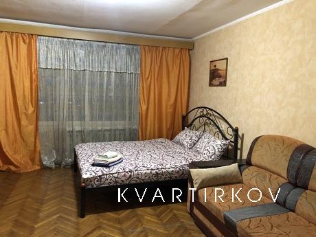 3 кімнатна видова квартира в центрі, Черкаси - квартира подобово