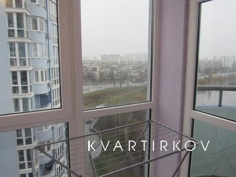 Сдам элитные апартаменты  пр. Соборности, Киев - квартира посуточно
